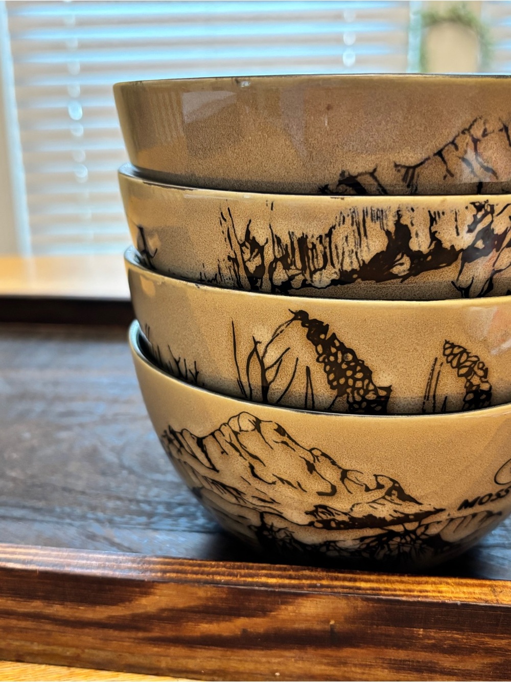 Mossy Oak Tan and Black Ceramic Serving Bowls, Set of 4